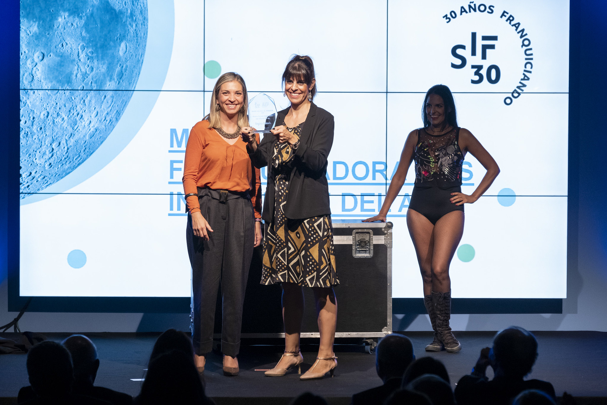 Virginia Donado recibe el premio a la Mujer Franquiciadora del Año